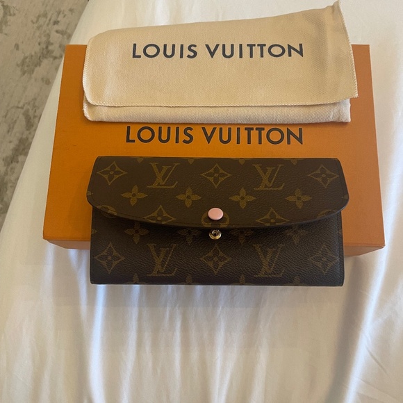 Louis Vuitton Handbags - LV wallet